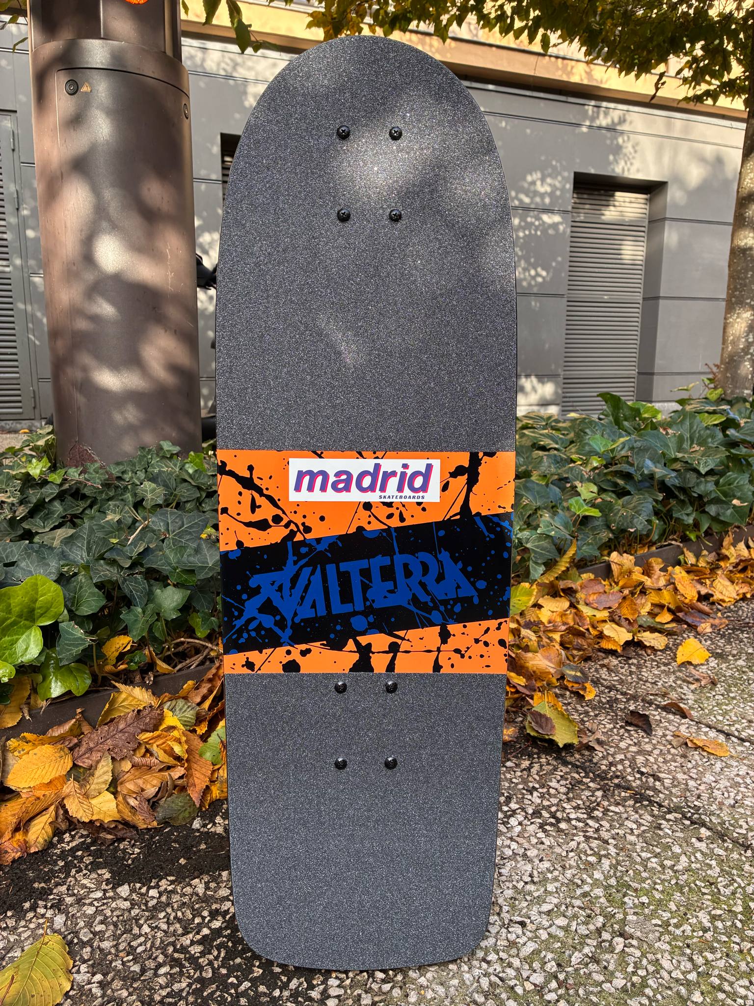 MADRID X RETOUR VERS LE FUTUR SKATEBOARD VALTERRA BLUE