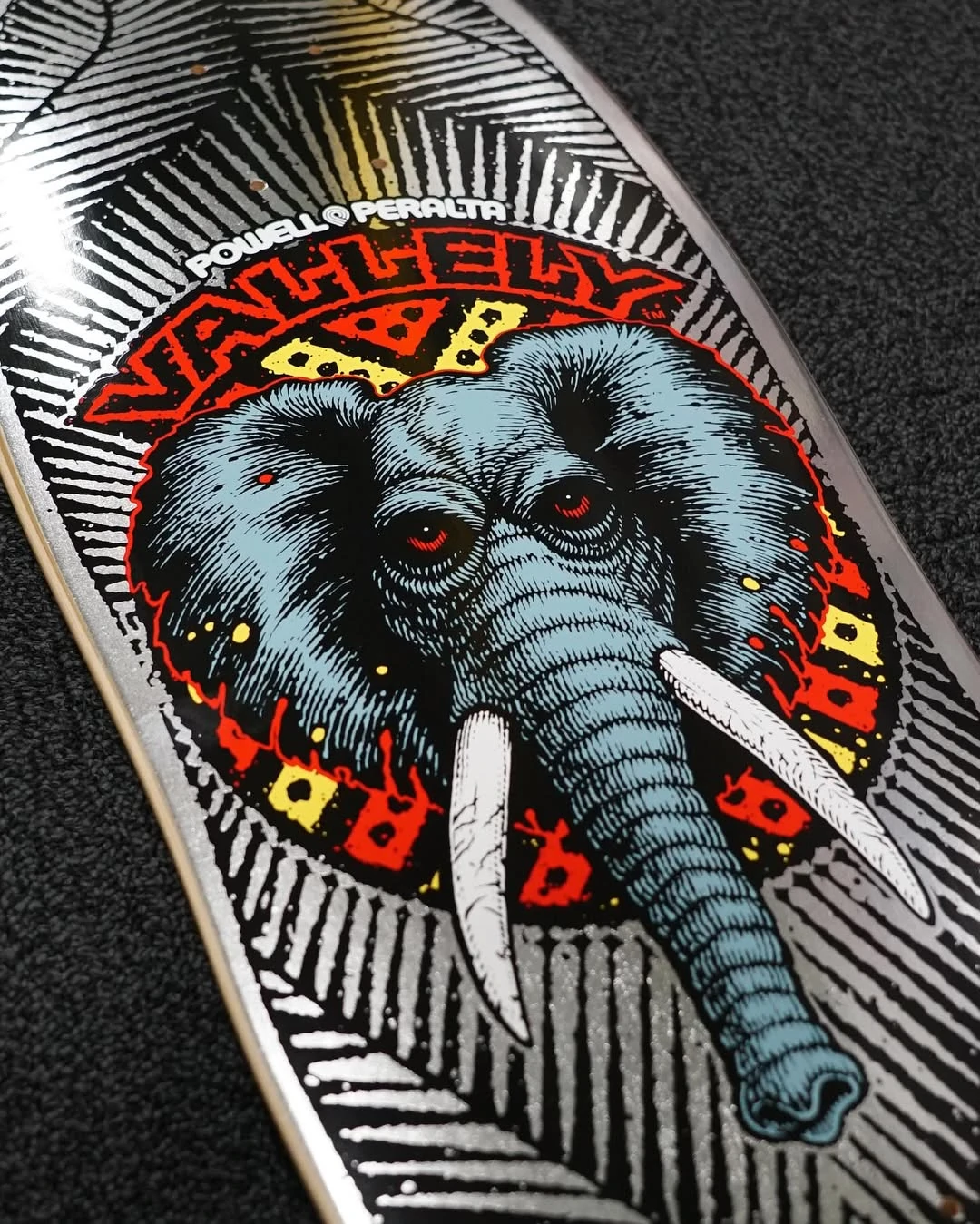 DECK REISSUE VALLELY ELEPHANT SILVER 9.8 X 30