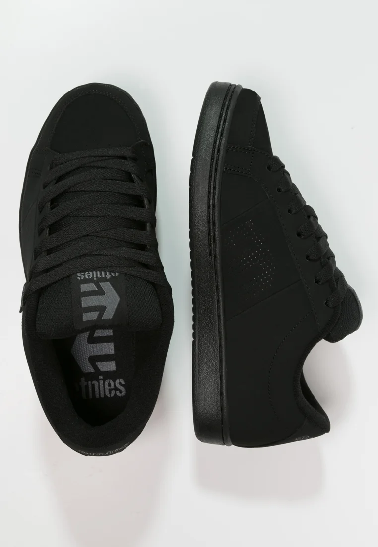 KINGPIN BLACK BLACK