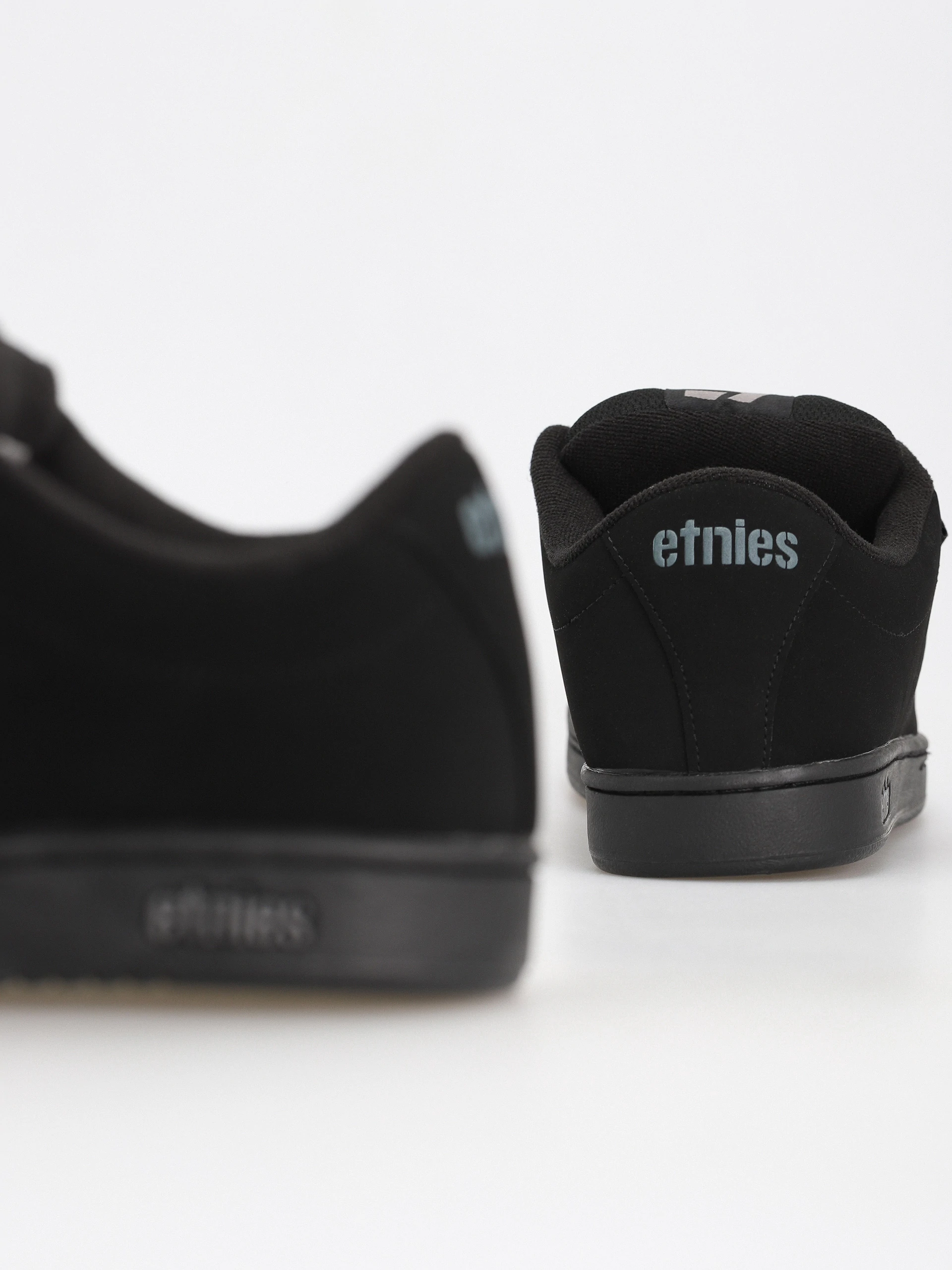 KINGPIN BLACK BLACK