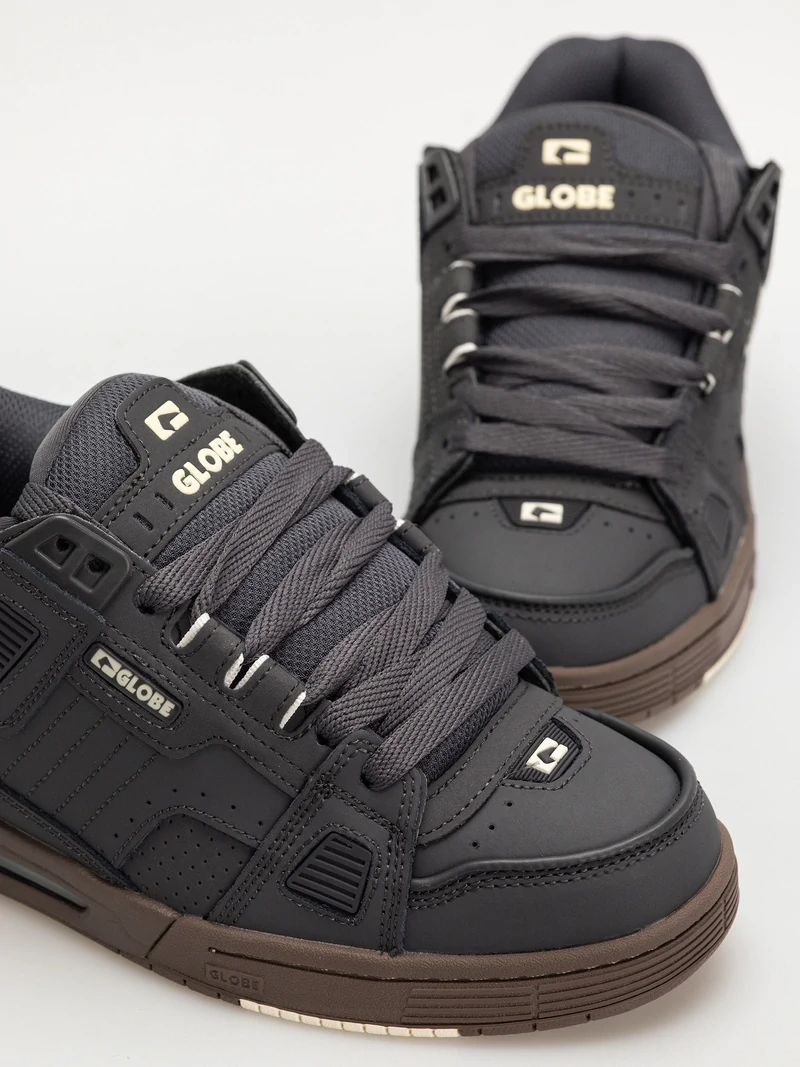Globe Sabre Lead/Gum – Skate shoes ultra résistantes