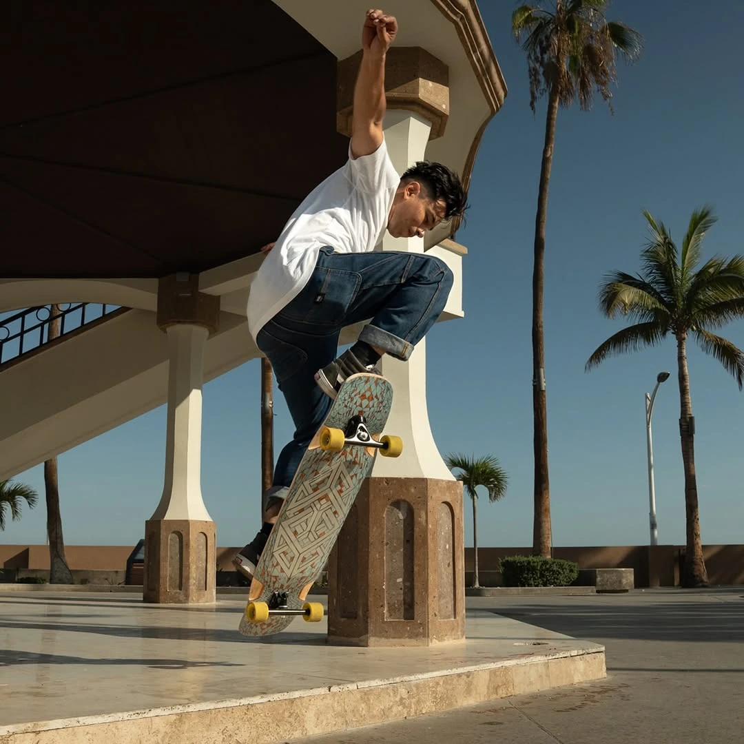 Loaded Tesseract II Chroma longboard Complet