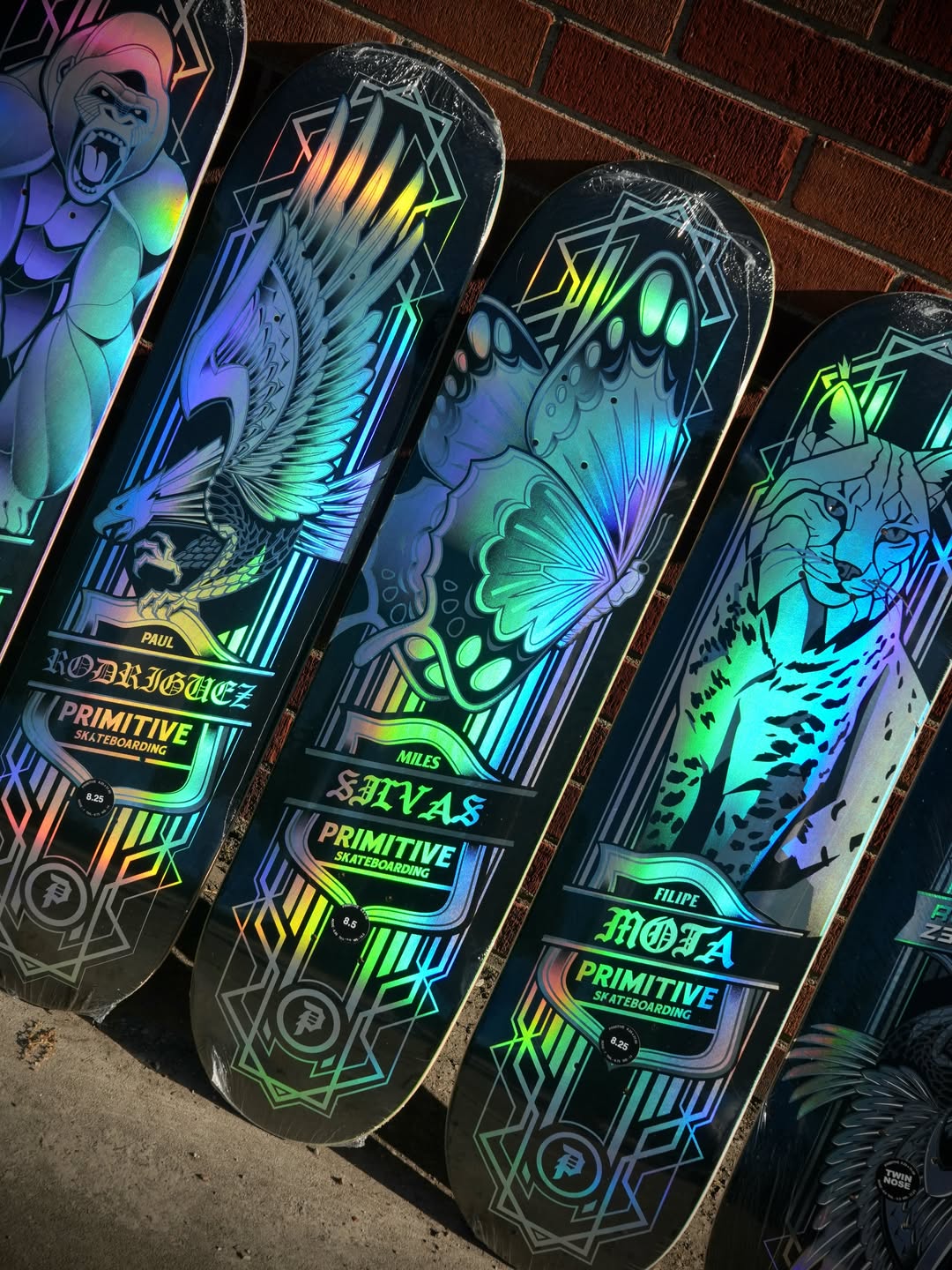 Primitive Spectra Foil Desarmo Owl 8.125" — Plateau | N4 Skateshop