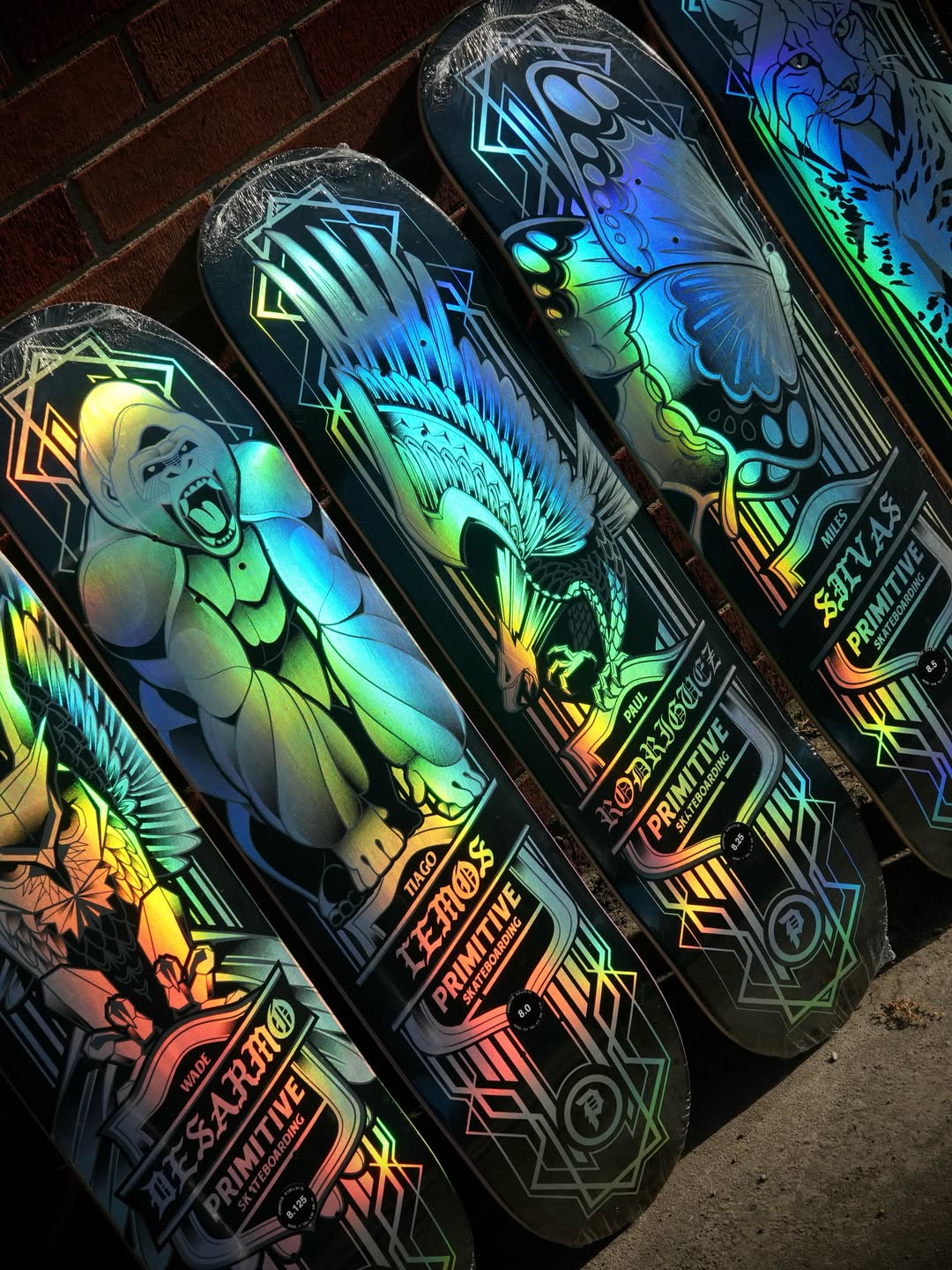 Primitive Spectra Foil Silvas Butterfly 8.5" — Plateau | N4 Skateshop