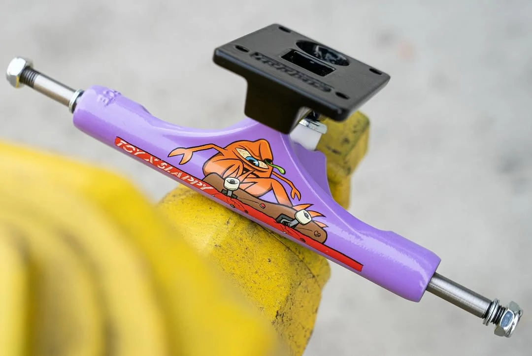 TRUCK ST1 HOLLOW 8.25 TOY MACHINE PURPLE BLACK