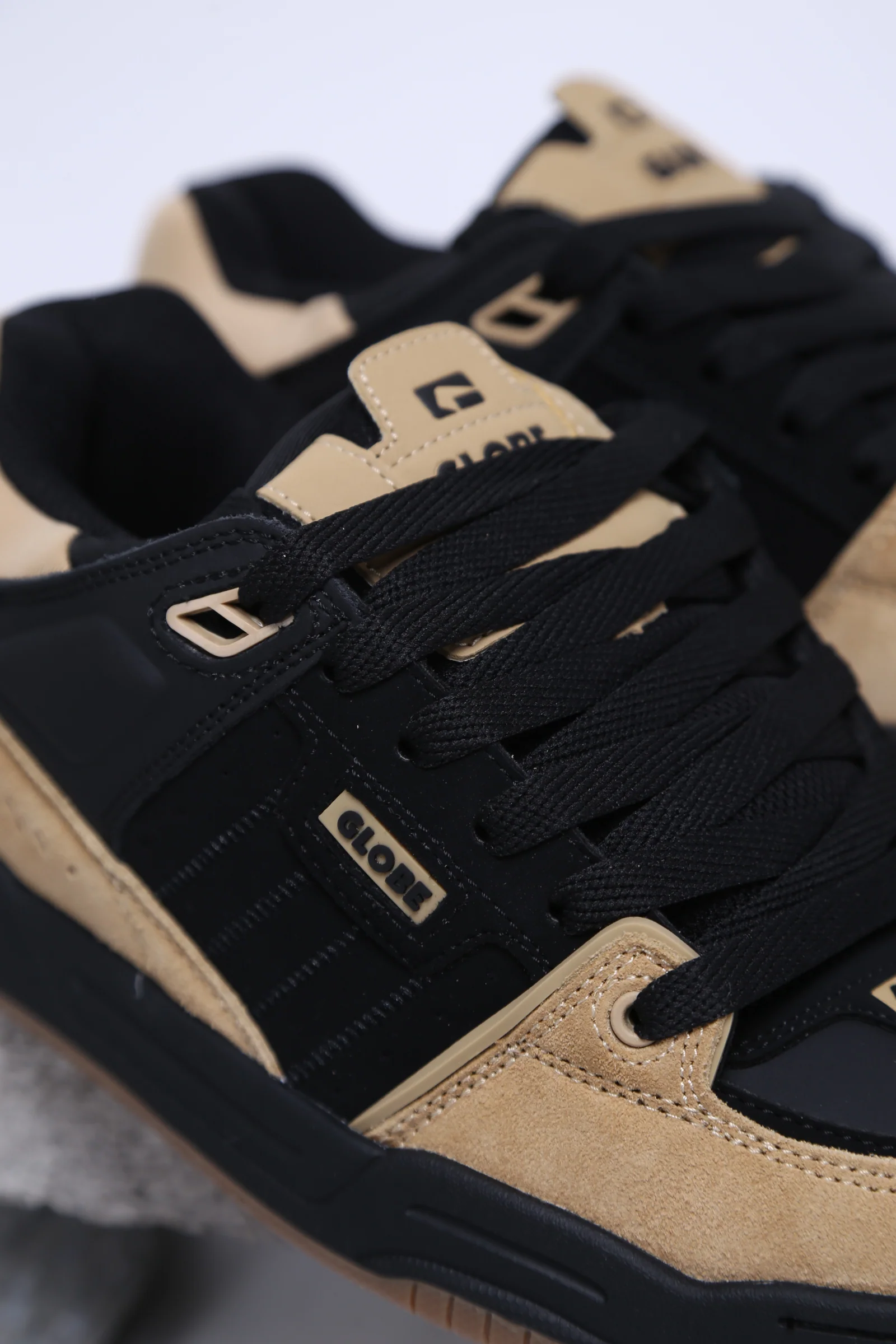 GLOBE Fusion Black Dune – Chaussures de skate robustes