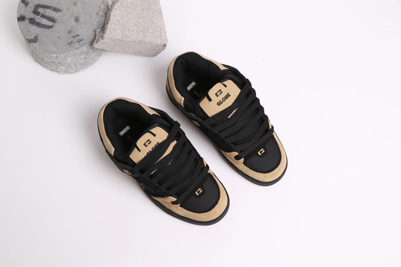 GLOBE Fusion Black Dune – Chaussures de skate robustes