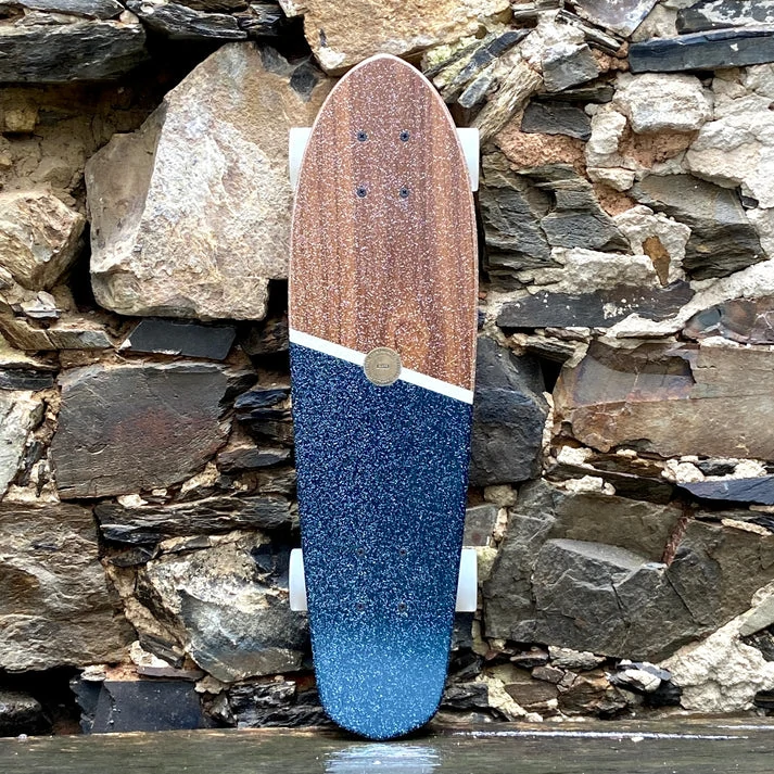 GLOBE Blazer 26" Cruiser Teak Black – Style & fluidité