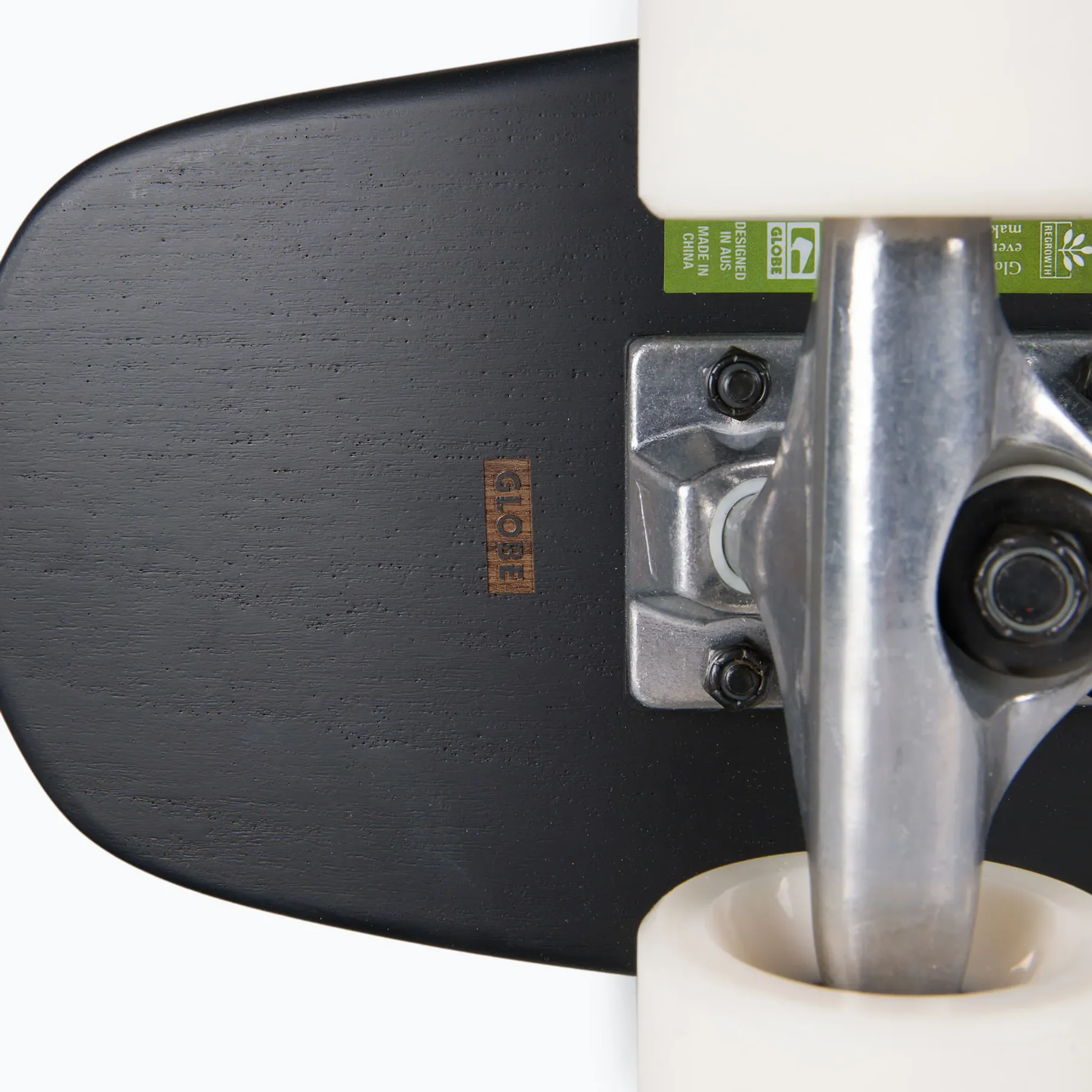 GLOBE Blazer 26" Cruiser Walnut – Style et performance