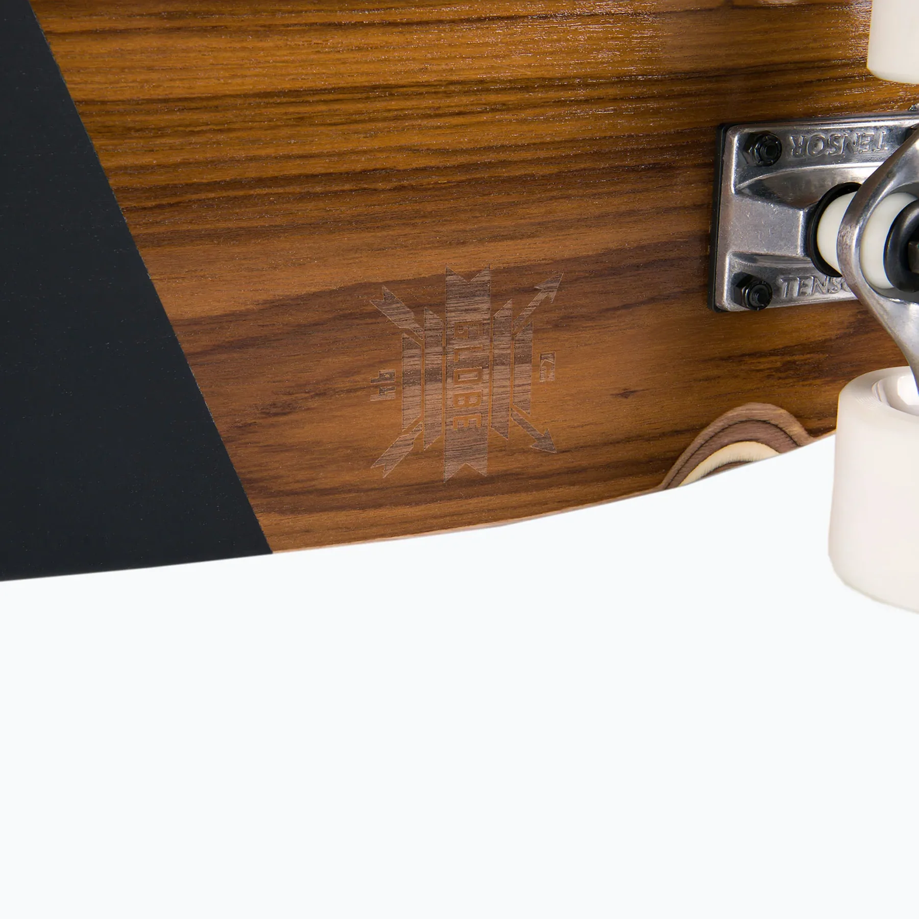 GLOBE Blazer 26" Cruiser Walnut – Style et performance