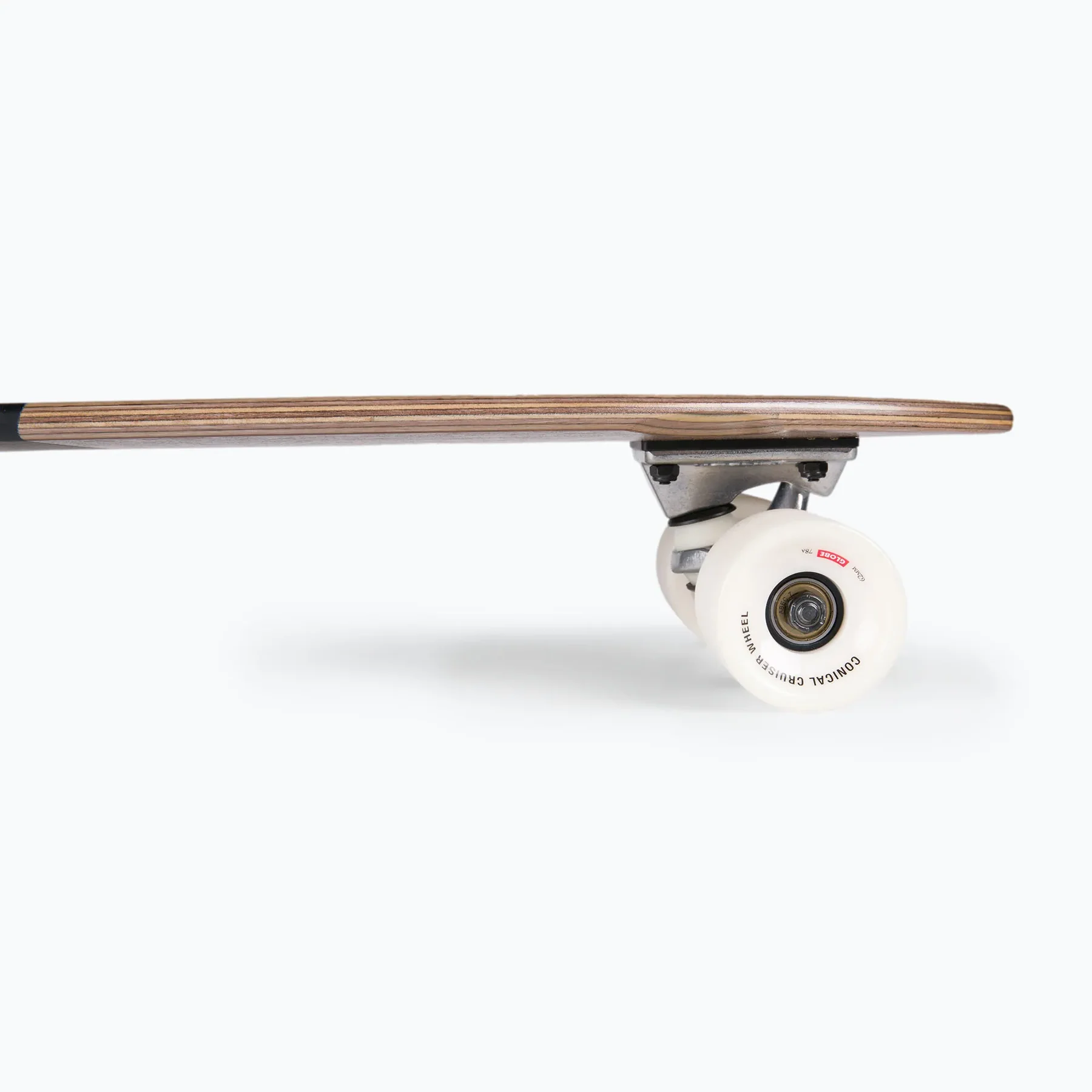 GLOBE Blazer 26" Cruiser Walnut – Style et performance