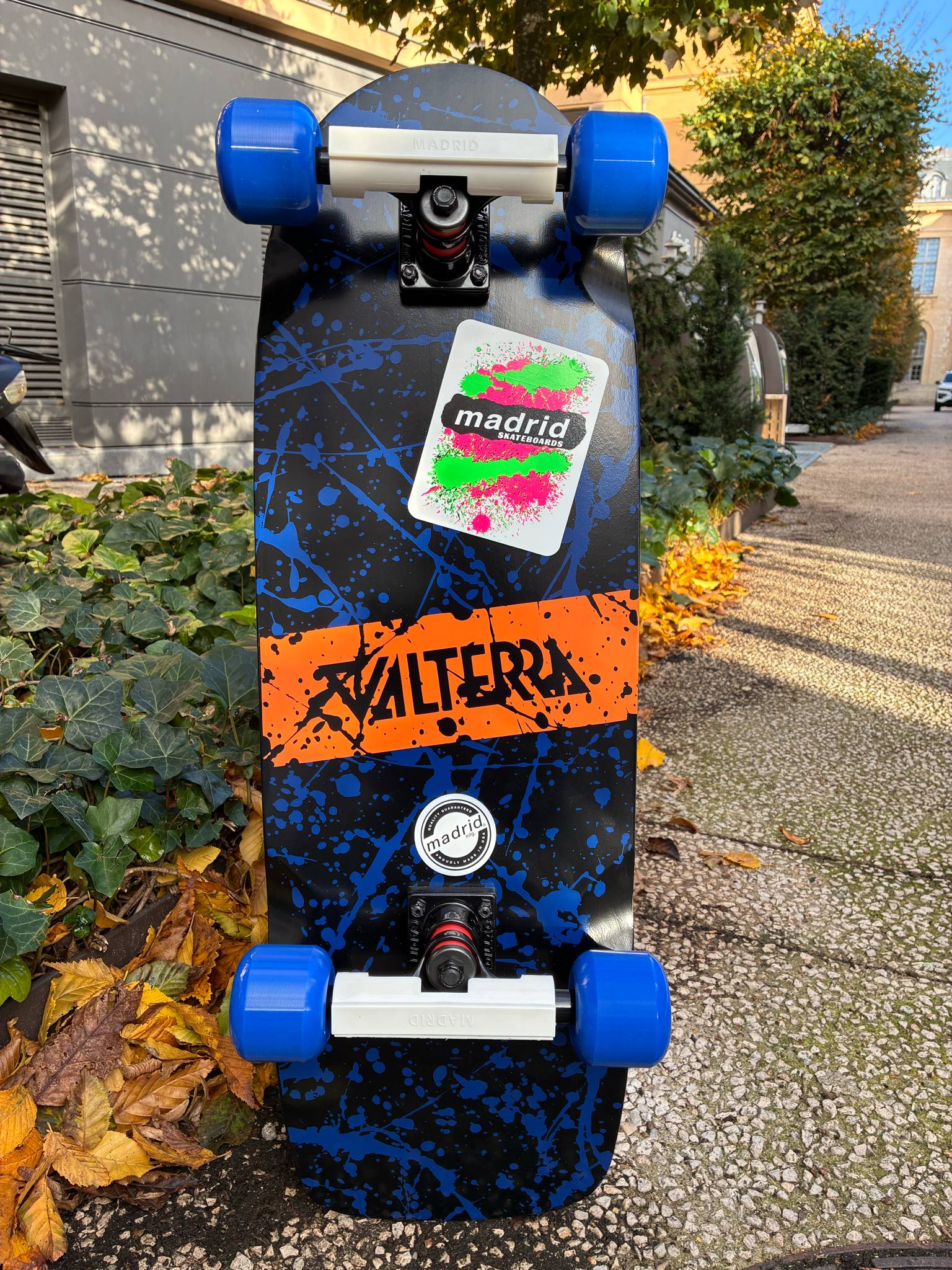 MADRID X RETOUR VERS LE FUTUR SKATEBOARD VALTERRA BLUE