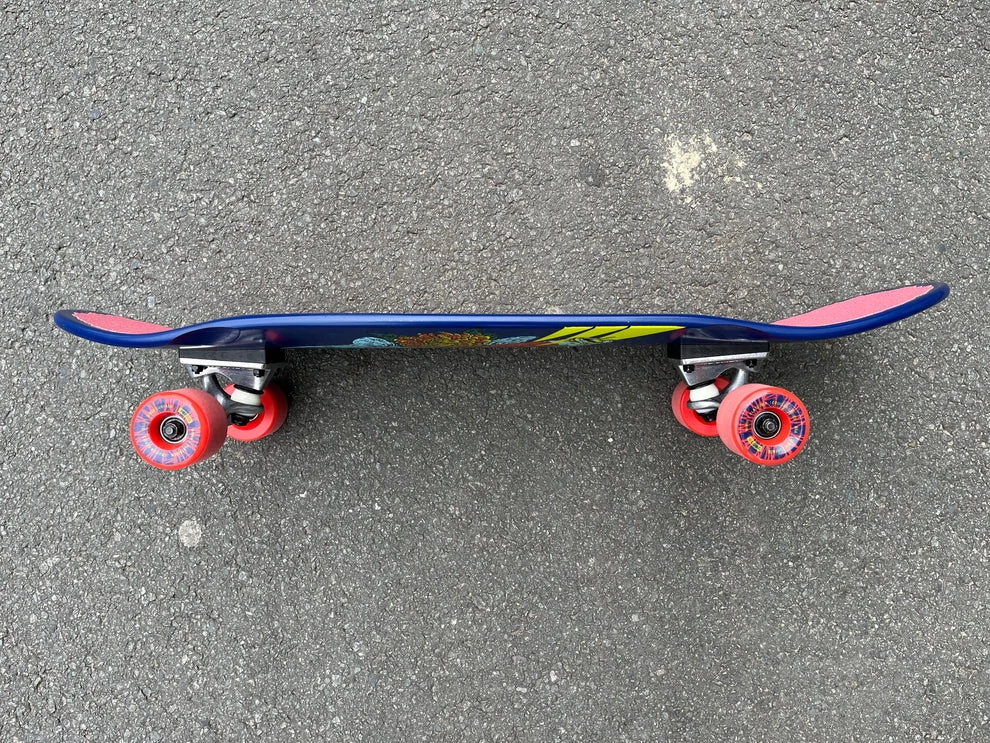 Globe Dealer Cruiser 30" Lazer Koi – Style & Maniabilité
