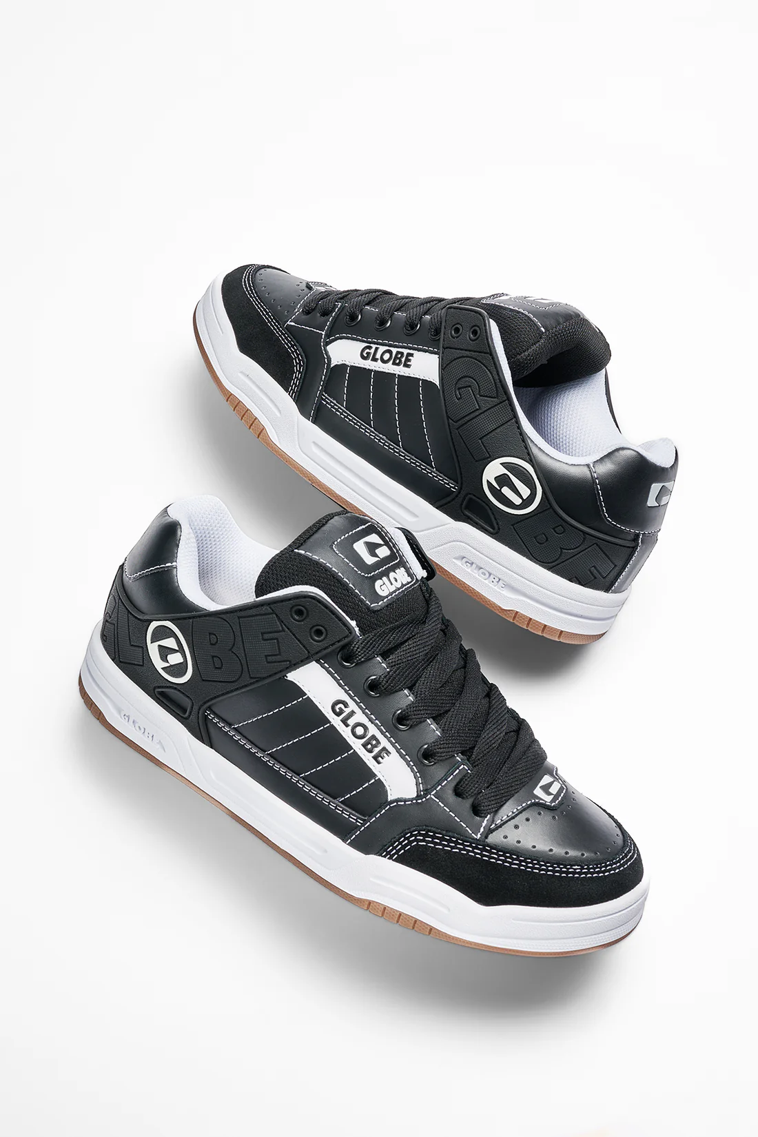 Chaussures de skate Globe Tilt Black White Stitch – Sneakers Skate Homme Rétro Résistantes