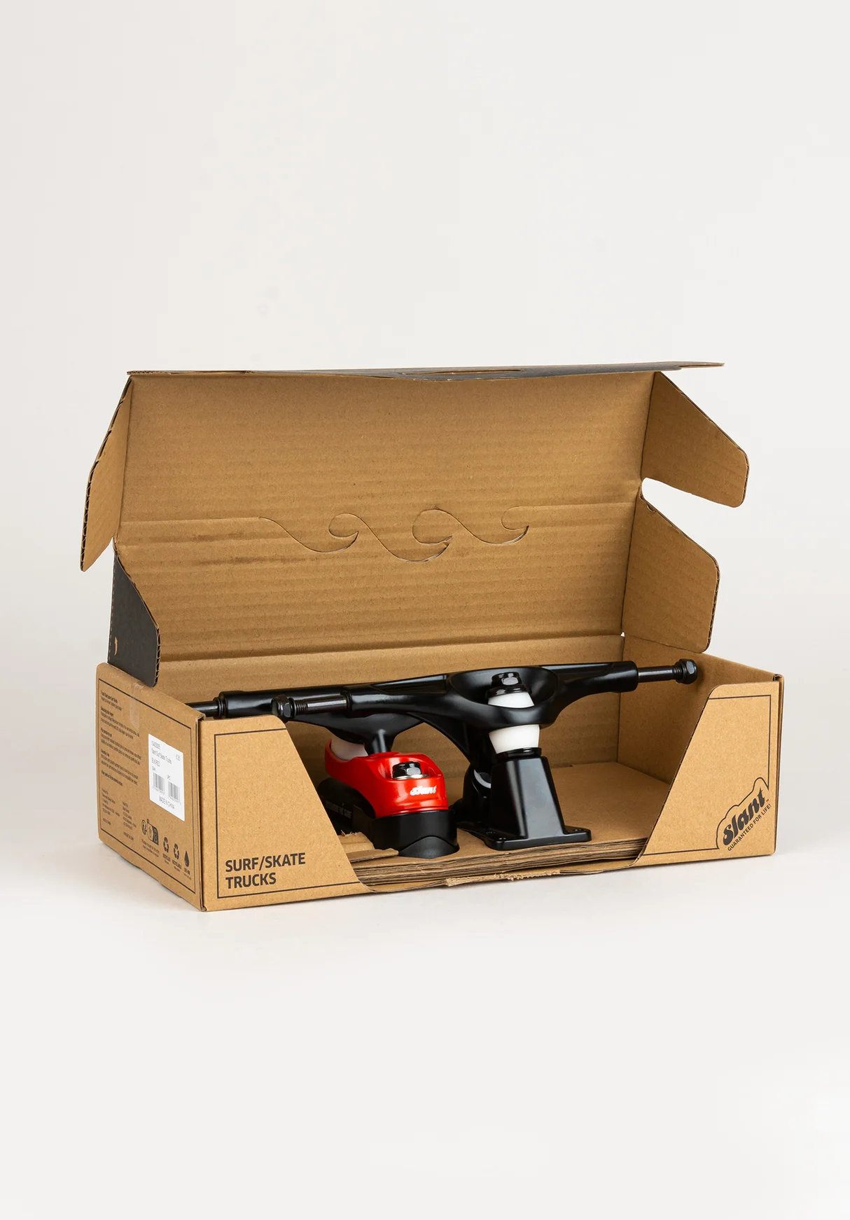 Slant Surf Skate Trucks Black/Red – Performance & Fluidité
