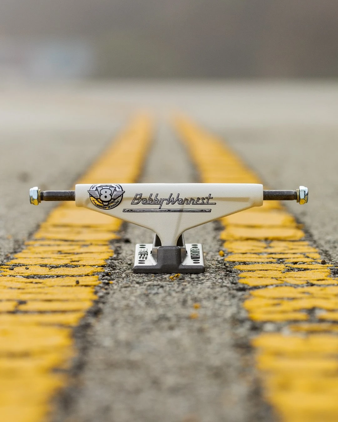 TRUCK PRO V8 5.6 WORREST BOB CREAM BLK